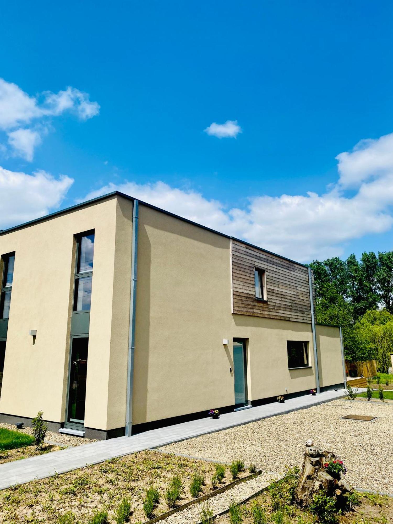 Inova Guesthouse Hasselt Dış mekan fotoğraf